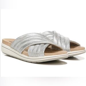 LIFE STRIDE Panama Faux Leather Slip On Sandals Silver Wide Width $75 Retail NEW